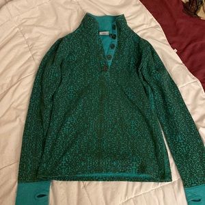Kavu long sleeve teal sweater top with button top